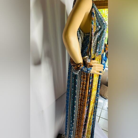 Luxxel Goddess Long Slit Sleeve Dress - Picture 2 of 7